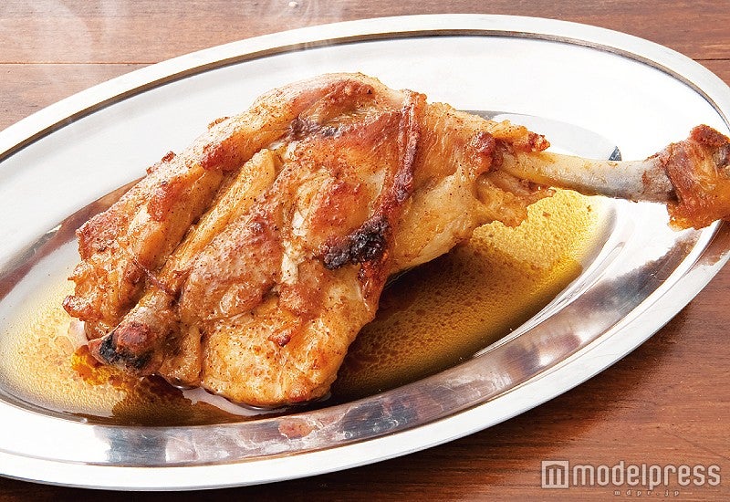 もも肉丸ごと「名物ピヨ吉焼き」税別600円／画像提供：大庄