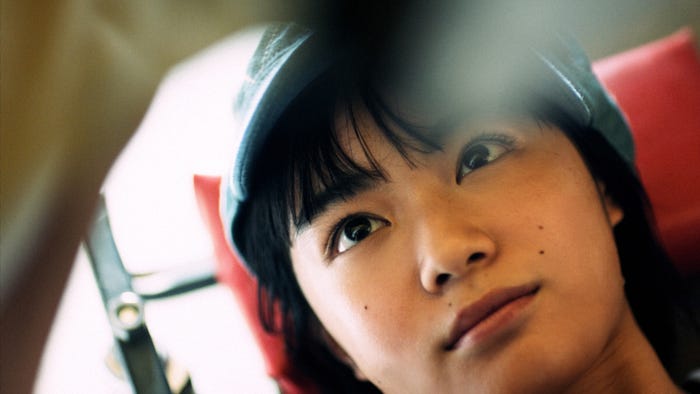 吉田美月喜出演CM「夢のフライト」篇より(提供写真)