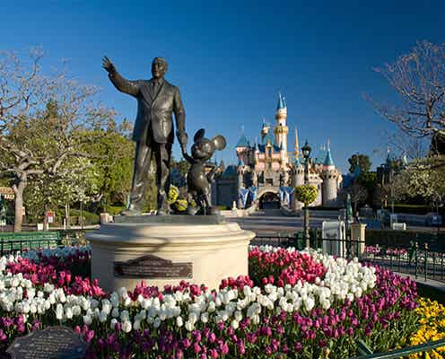 今日はディズニーランド・パーク開園記念日