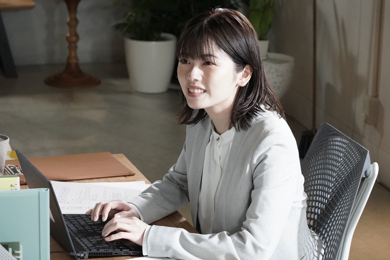 小芝風花「転職の魔王様」第2話より（C）カンテレ