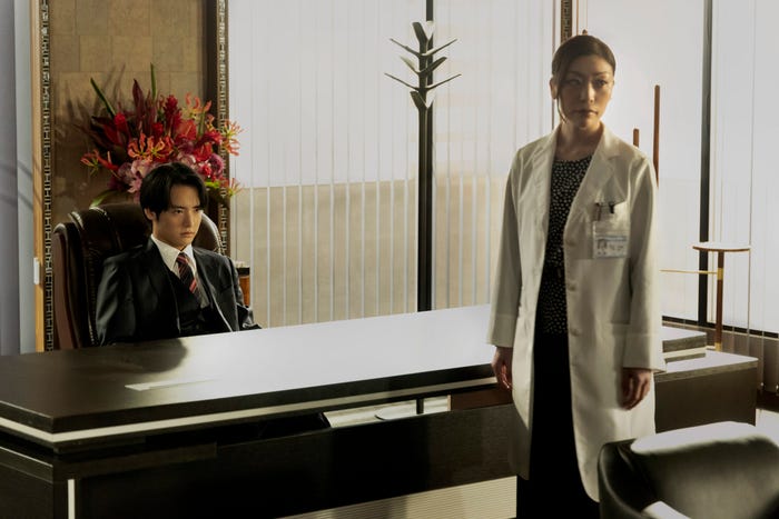 赤楚衛二、内田慈「Re:リベンジ-欲望の果てに-」第8話より(C)フジテレビ