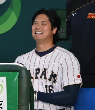 大谷翔平 第3打席は右直 仕切り直しの打席で痛烈打球も右翼手の正面を突く 侍J打線が相手継投に苦しむ