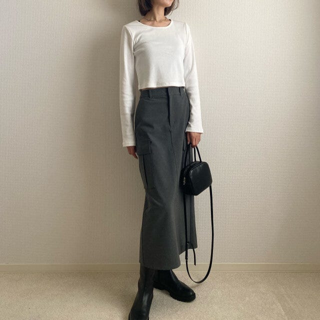 GU　カーゴナローロングスカートQ　白Tシャツ　コーデ