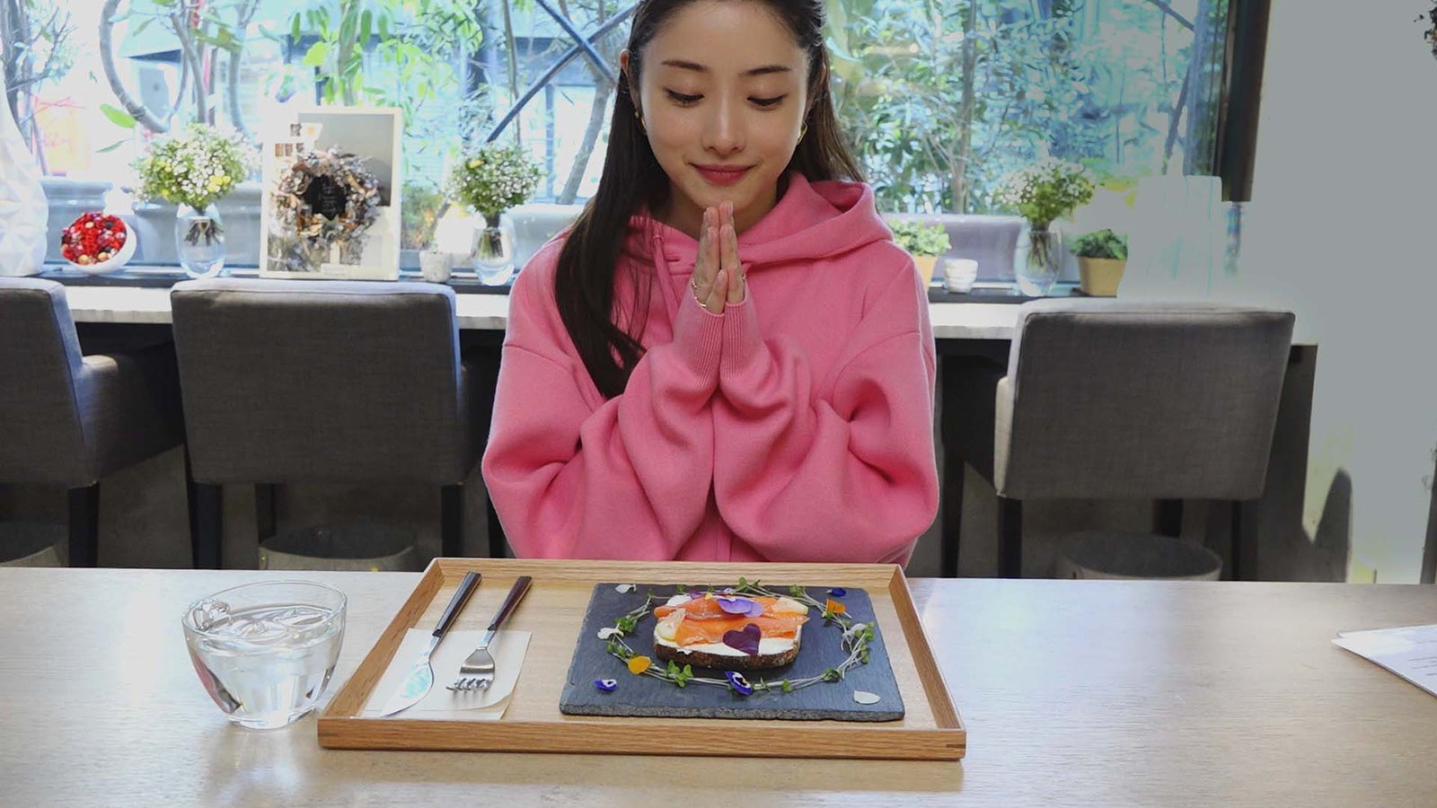 石原さとみ／チャレンジ動画より（提供写真）