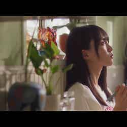 乃木坂46「好きというのはロックだぜ！」MVより（提供写真）
