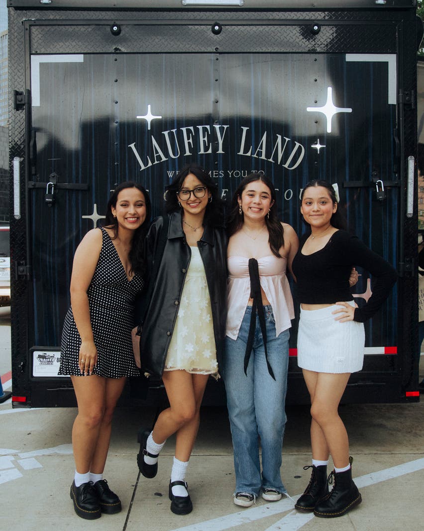 ライブには若いファンが詰めかけた(提供写真)