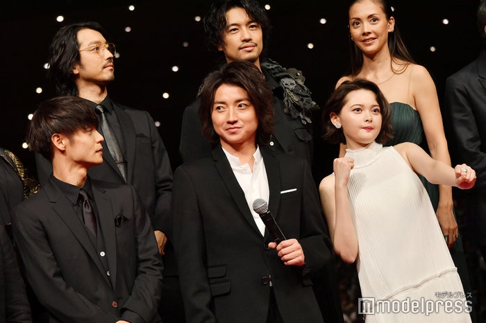 (前列左から)窪田正孝、藤原竜也、玉城ティナ(後列左から)金子ノブアキ、斎藤工、土屋アンナ(C)モデルプレス
