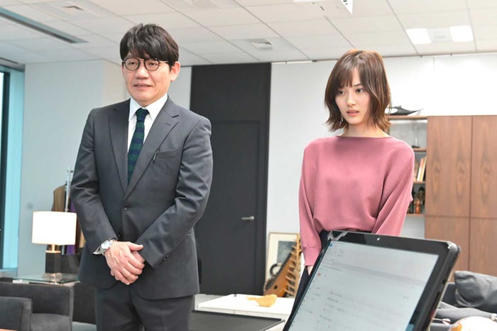 飯尾和樹、山下美月(C)TBS
