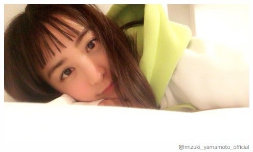 山本美月、添い寝風ショットで正月を“反省”「かわいいが爆発してる」