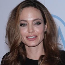 難病のピアニストと元妻の物語にアンジェリーナ ジョリー出演か モデルプレス