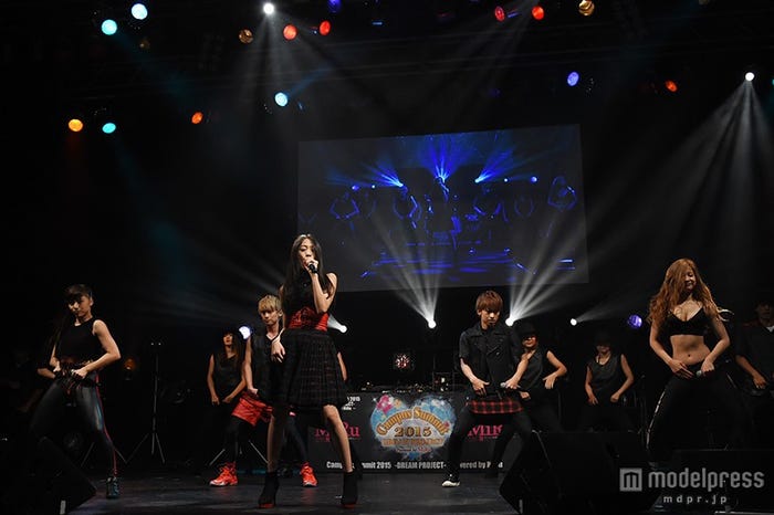 ライブでは激しいダンスで圧倒したlol 素顔とのギャップが魅力!
