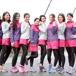 水沢アリー（左から6番目）と「TOKYO GIRLS RUN」メンバー
