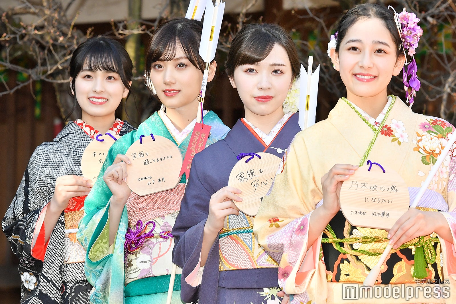 （左から）大園桃子、山下美月、渡辺みり愛、向井葉月（C）モデルプレス