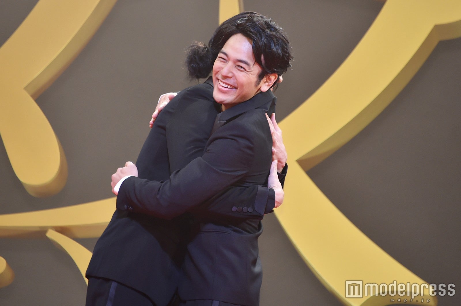 綾野剛と妻夫木聡 （C）モデルプレス