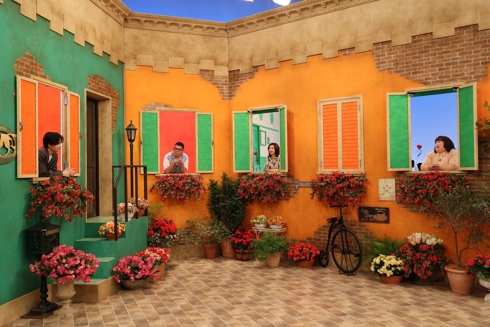 （左から）菊池風磨、長谷川忍、福田麻貴、かなで（C）フジテレビ