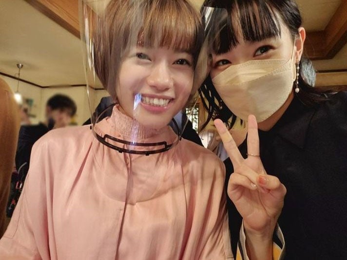 「恋です！」杉咲花＆奈緒、“姉妹”仲良し2ショット披露「本物の姉妹みたい」の声