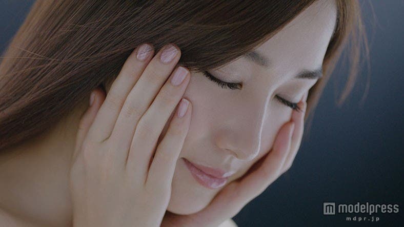 高梨臨/花王「アジエンス」新CMより