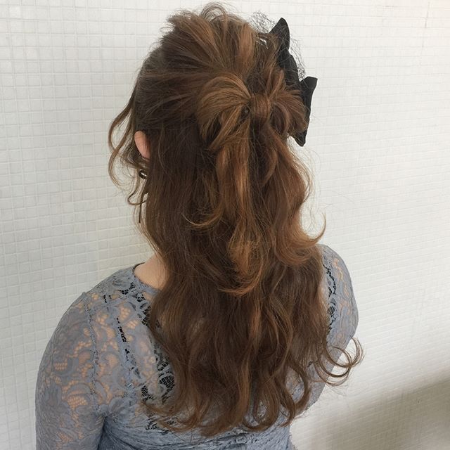 リボンを使った簡単ヘアアレンジ16選 セルフで大人可愛いを叶えよう モデルプレス