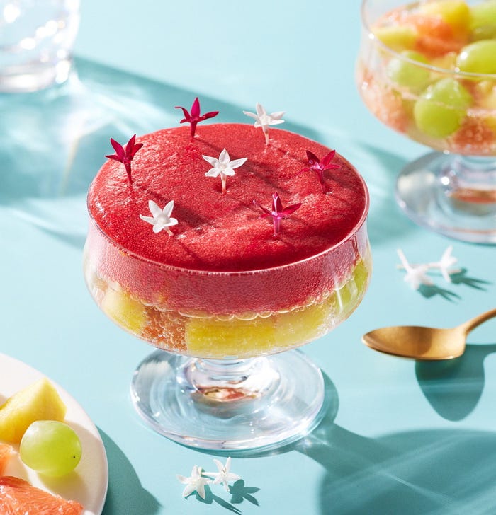 マチェドニア with ベリーフォーム¥1,320(店内利用のみ)/画像提供:スターバックス コーヒー ジャパン