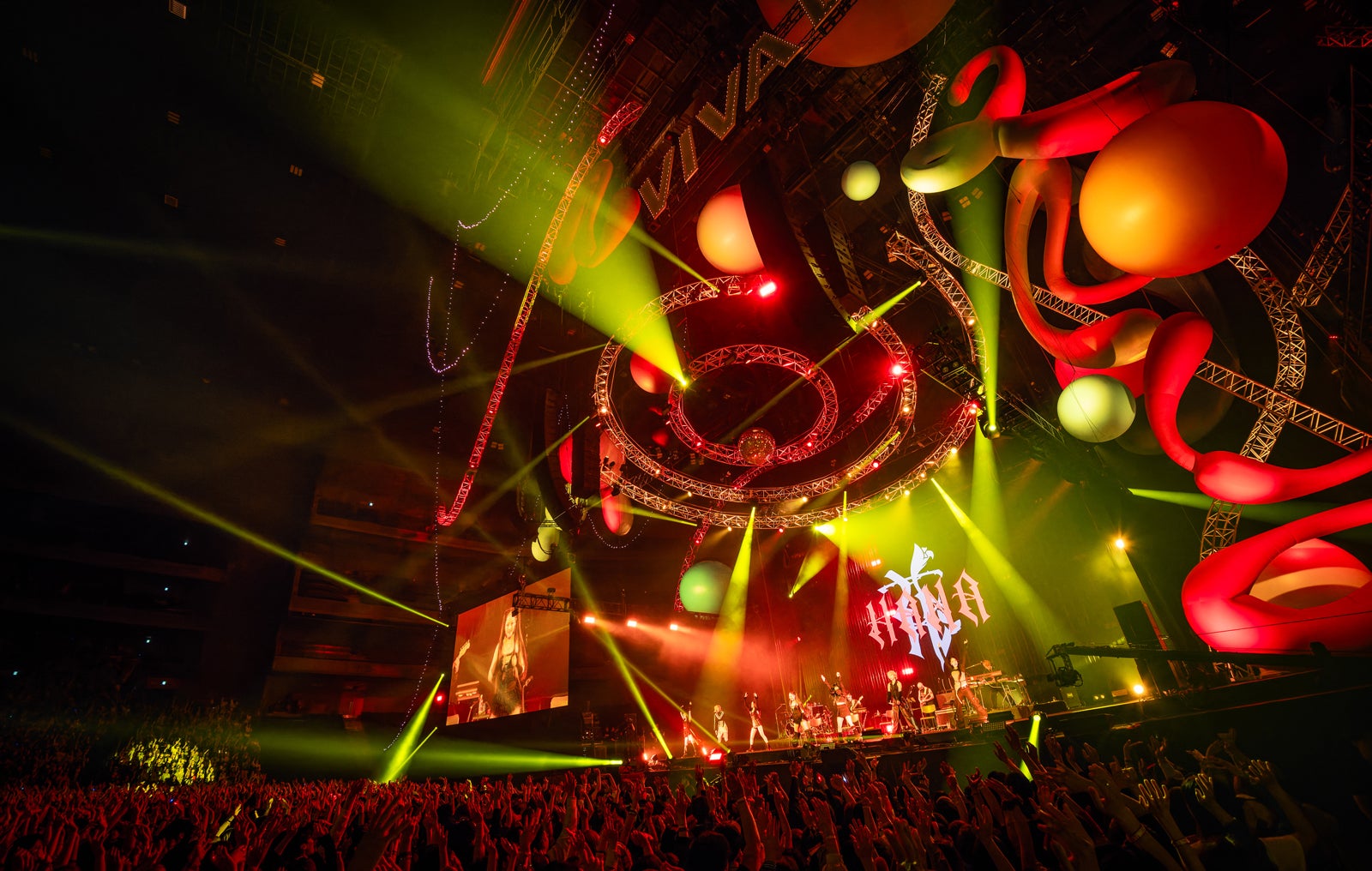 HANA／撮影：釘野孝宏（C）VIVA LA ROCK 2025 ALL RIGHTS RESERVED.