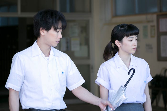 佐藤健、永野芽郁/「半分、青い。」より(C)NHK