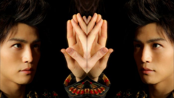 岩田剛典/岩⽥剛典写真集「Layer~Evolution from “Spin” and to the future~」より(撮影:永瀬正敏/講談社)