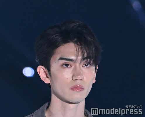 樋口幸平、腰巻きチェックシャツがアクセント【TGC2025S/S】