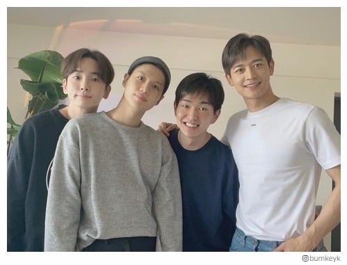 SHINeeテミン、本日入隊で世界中からエール殺到　キーが集合ショット公開「行ってらっしゃい」