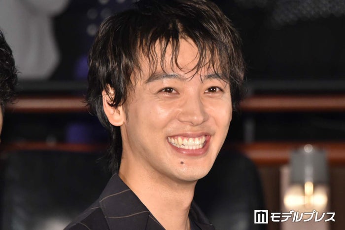 竹内涼真、登壇ルート誤る“アクシデント”発生 木村拓哉に耳打ちされ照れ「すみません」＜Believe－君にかける橋－＞