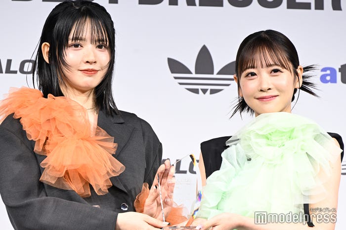 鎮西寿々歌、櫻井優衣(C)モデルプレス