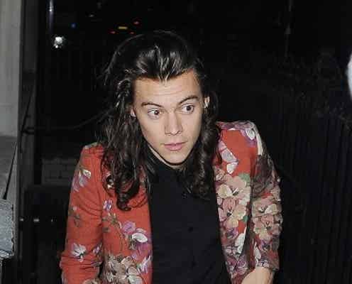 1Dハリー・スタイルズの花柄スーツがまたも話題騒然