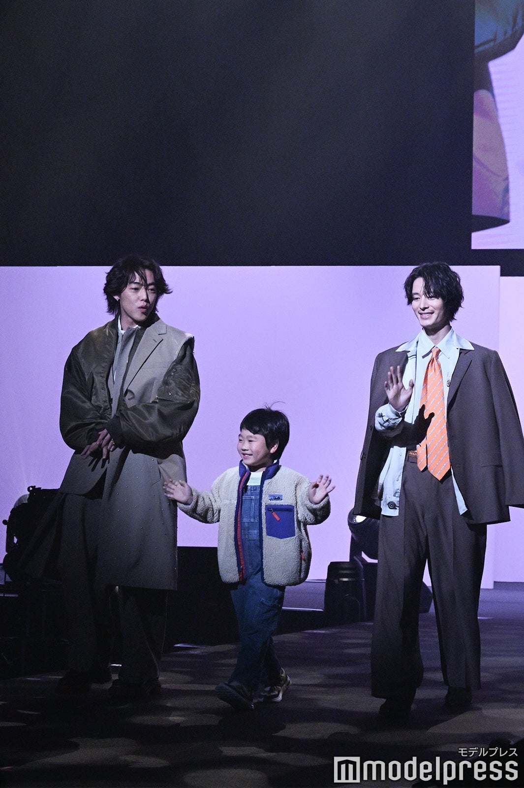 （左から）吉村界人、天野優、塩野瑛久（C）モデルプレス