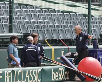 阪神 三塁カメラマン席の対応を協議「これからに向けて何かしないと」甲子園球場長らが集結 前日に中日・福永が頭から落下するアクシデント