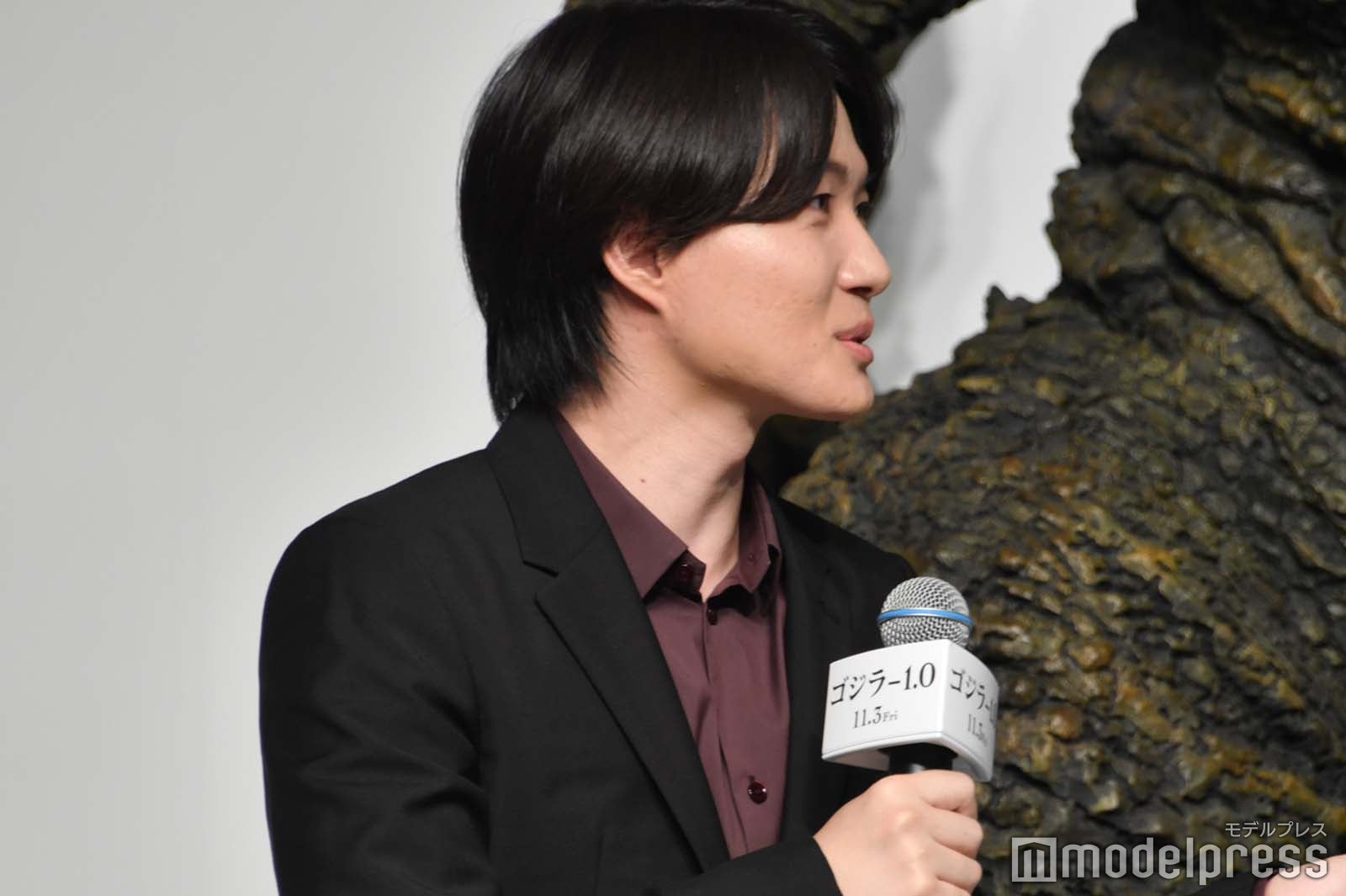 浜辺美波の回答に動揺した神木隆之介（C）モデルプレス