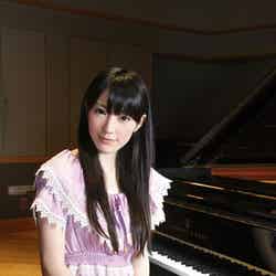 ソロデビュー作がピアニスト史上初の快挙となった松井咲子