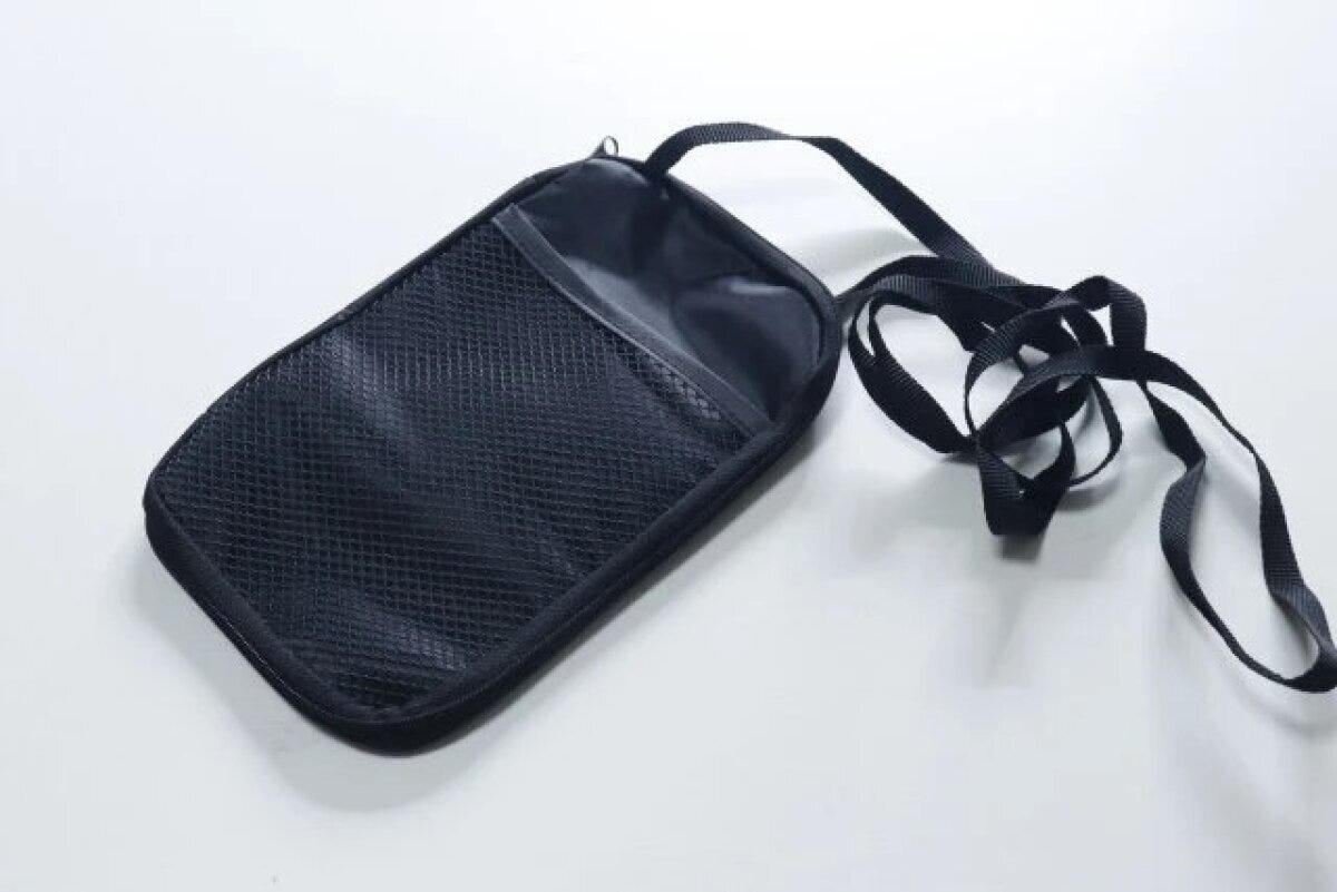 ダイソー　メッシュポケット付ウォレットショルダーバッグ