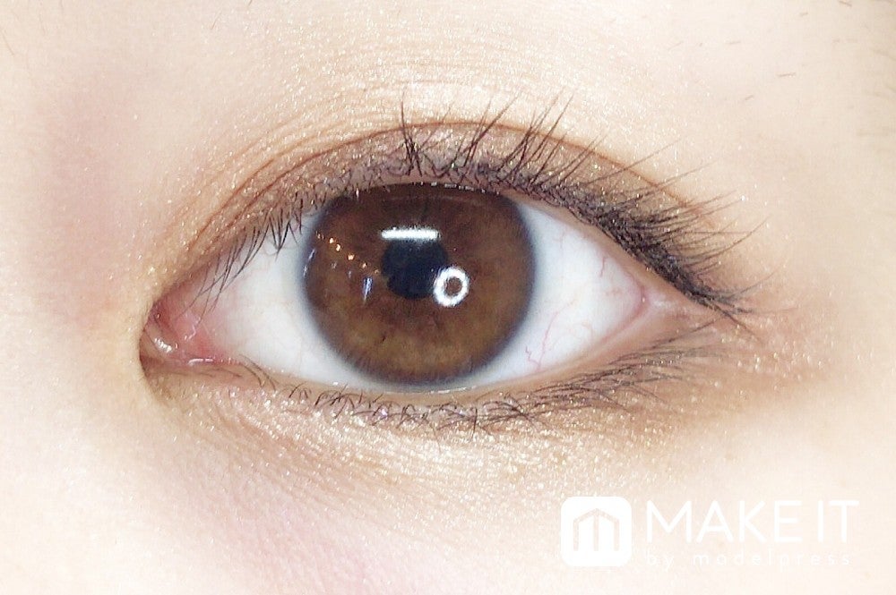  【エクセル】「スキニーリッチシャドウ」“SR03”使用 (C)メイクイット