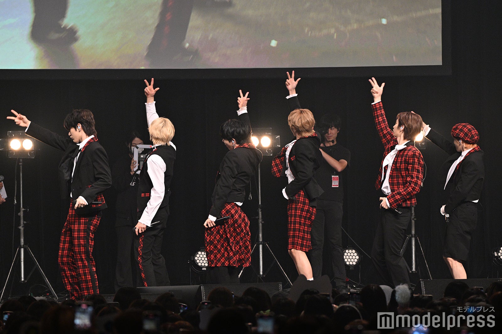 ダンスチャレンジするBOYNEXTDOOR（C）モデルプレス