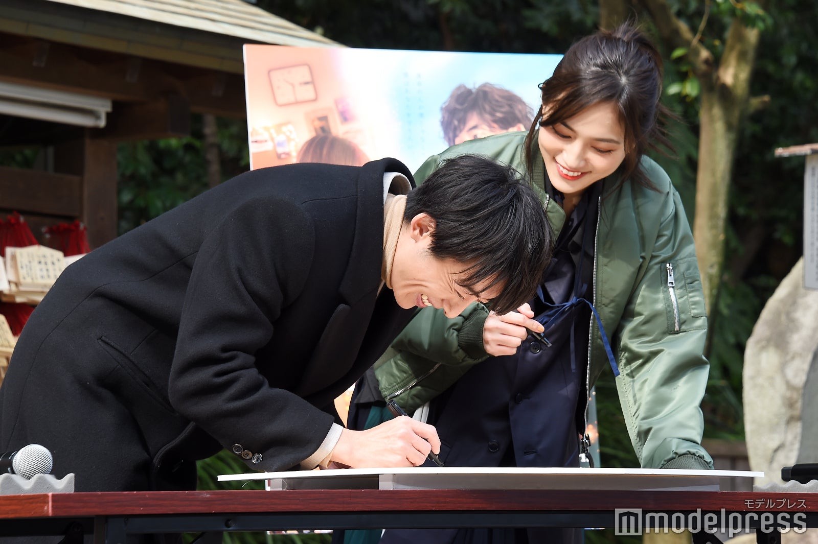 高橋一生、川口春奈 （C）モデルプレス