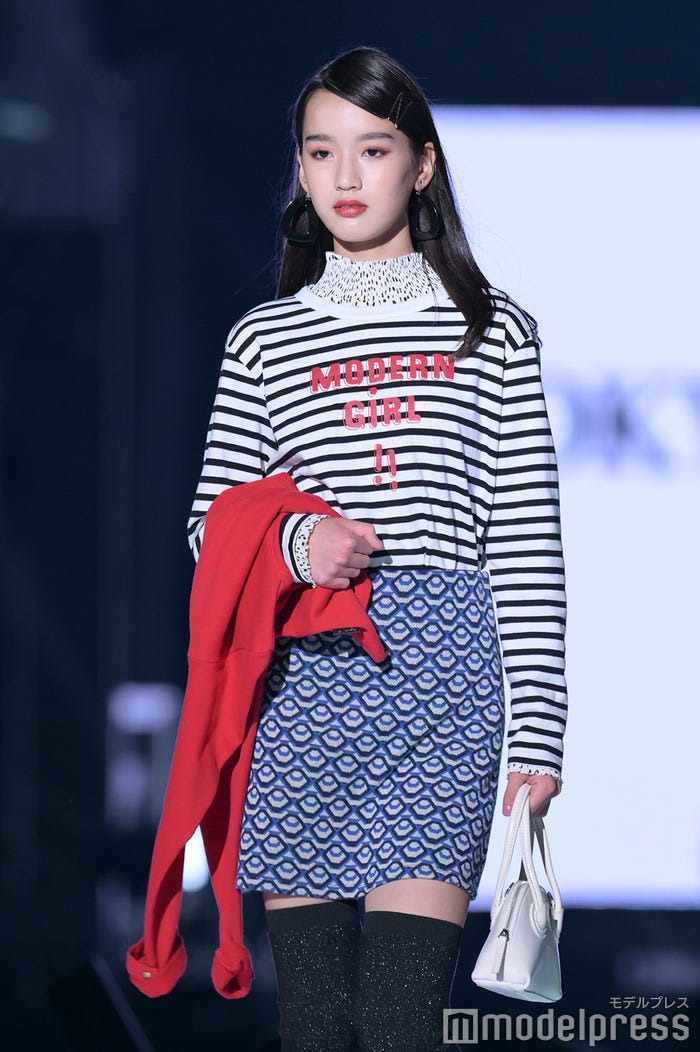 椿(C)モデルプレス