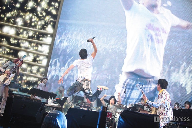 ライブパフォーマンスをしたファンキー加藤