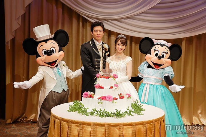 “アウグーリ!”グリーティング・フロム・ミッキー&ミニー&ダッフィーのイメージ (C)Disney