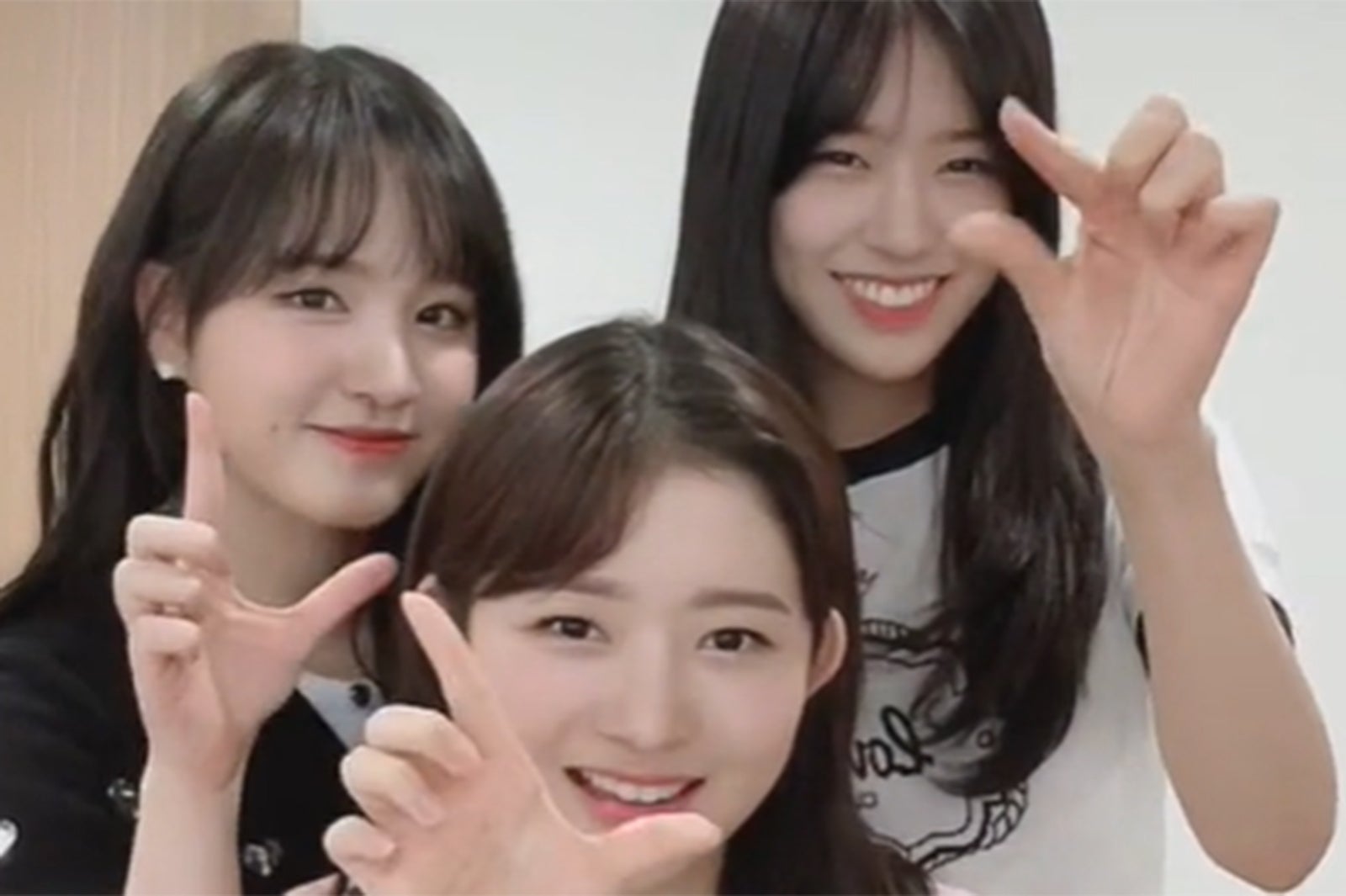 IVEリズ、“脱ハイトーン”暗髪に劇的イメチェンで話題「どっちも似合う」「新鮮」