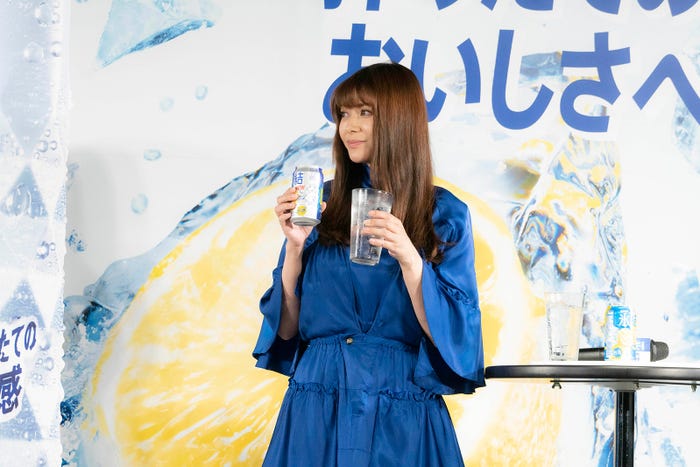 真木よう子(提供写真)