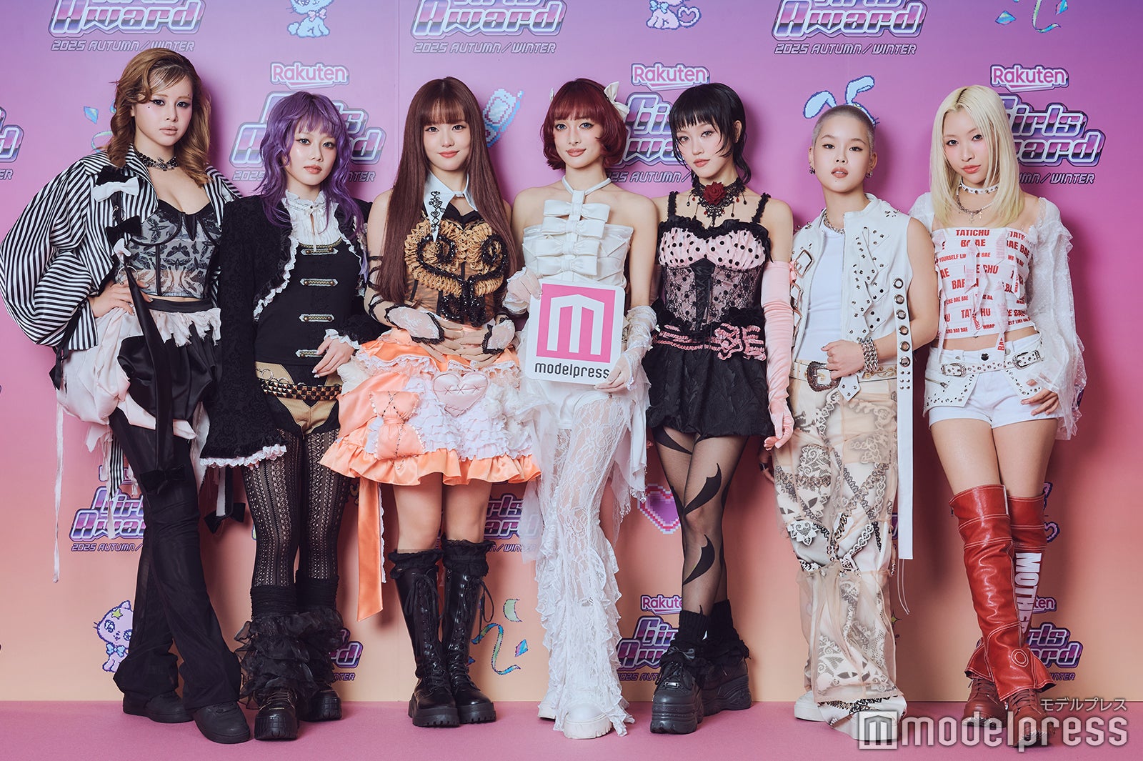 XG（HARVEY、HINATA、JURIA、JURIN、CHISA、COCONA、MAYA）（C）モデルプレス