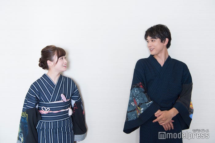 橋本環奈、吉沢亮 (C)モデルプレス