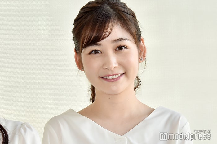 日テレ岩田絵里奈アナ、白タンクトップ＆蝶ネクタイのひょっこりはんコスプレ披露「攻めてる」「プロ意識の塊」と反響
