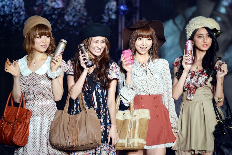 泉里香、オードリー亜谷香、篠田麻里子、石田ニコル