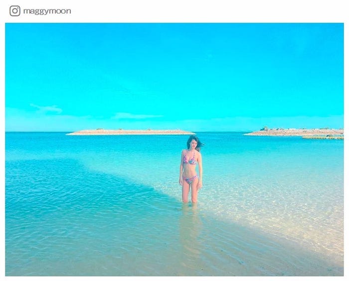 まぶしいヘルシーボディを披露したマギー/Instagramより
