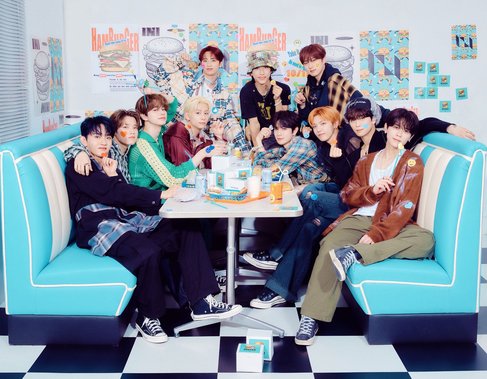 INI、5thシングル「TAG ME」決定 新アーティスト写真・ジャケット初公開